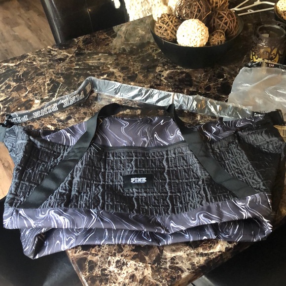 PINK Victoria's Secret Handbags - 🎁 Victoria’s Secret Pink Bag